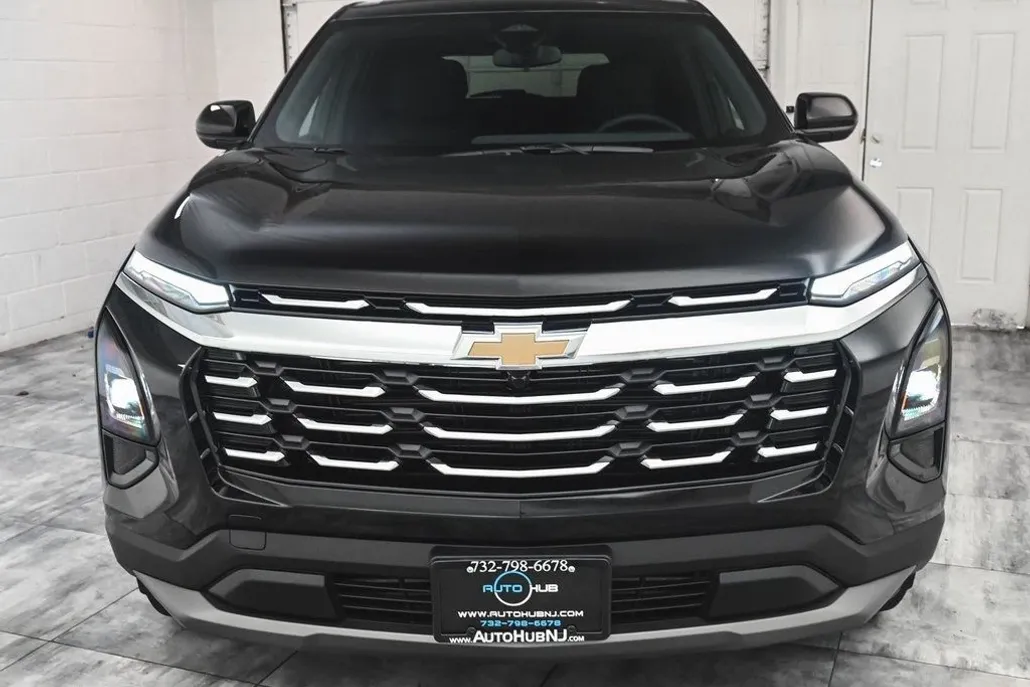 2026 Chevrolet Equinox LT photo 1