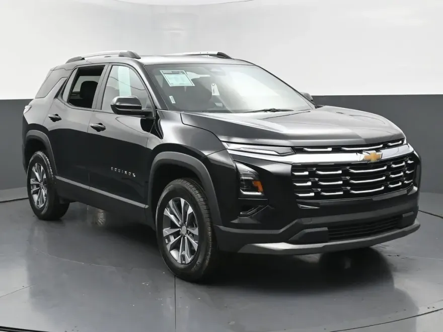 2025 Chevrolet Equinox LT photo 1