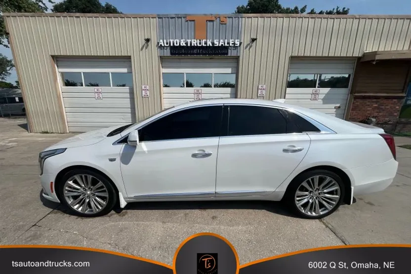 2019 Cadillac XTS Platinum photo 1