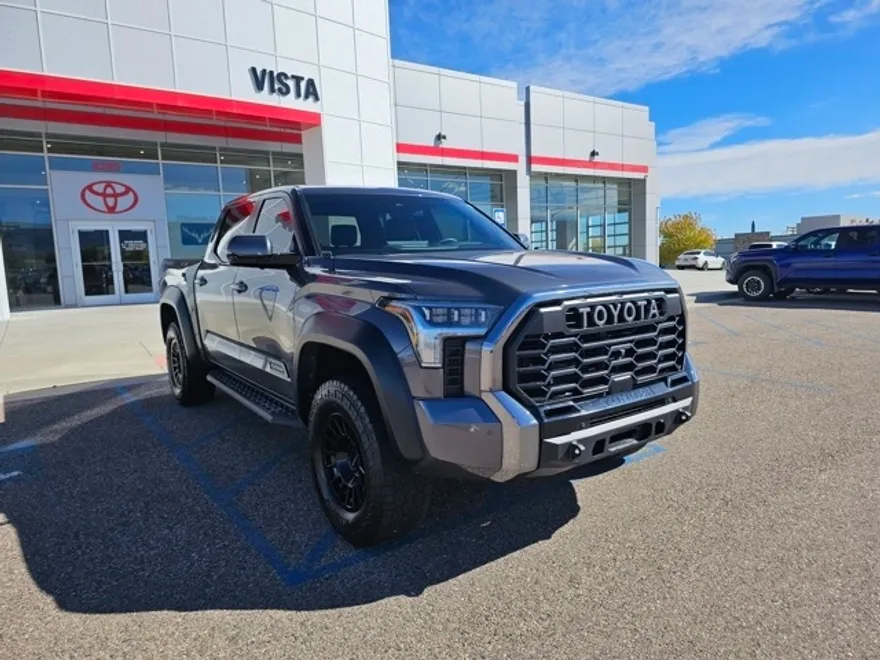 2024 Toyota Tundra Platinum photo 1