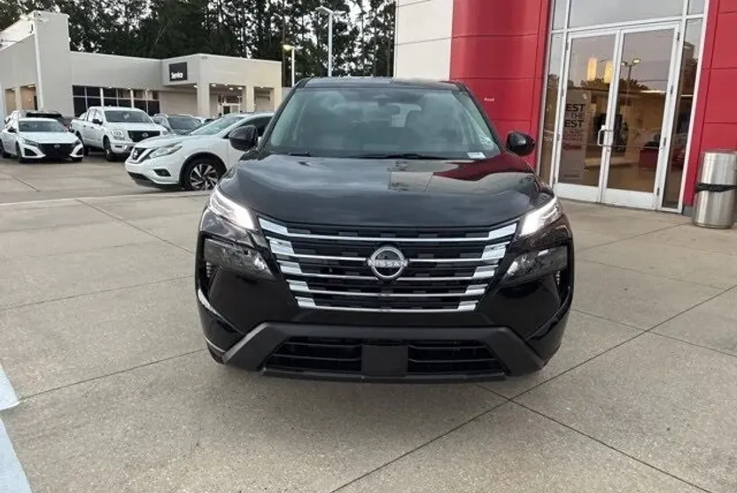 2026 Nissan Rogue SV photo 1