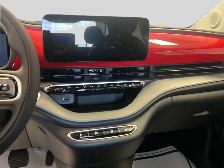 2024 Fiat 500e photo 16