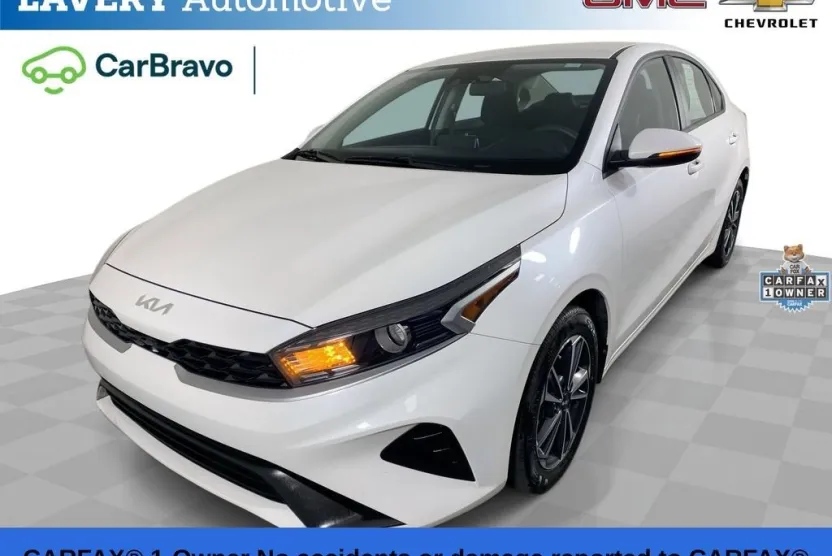 2023 Kia Forte LXS photo 1