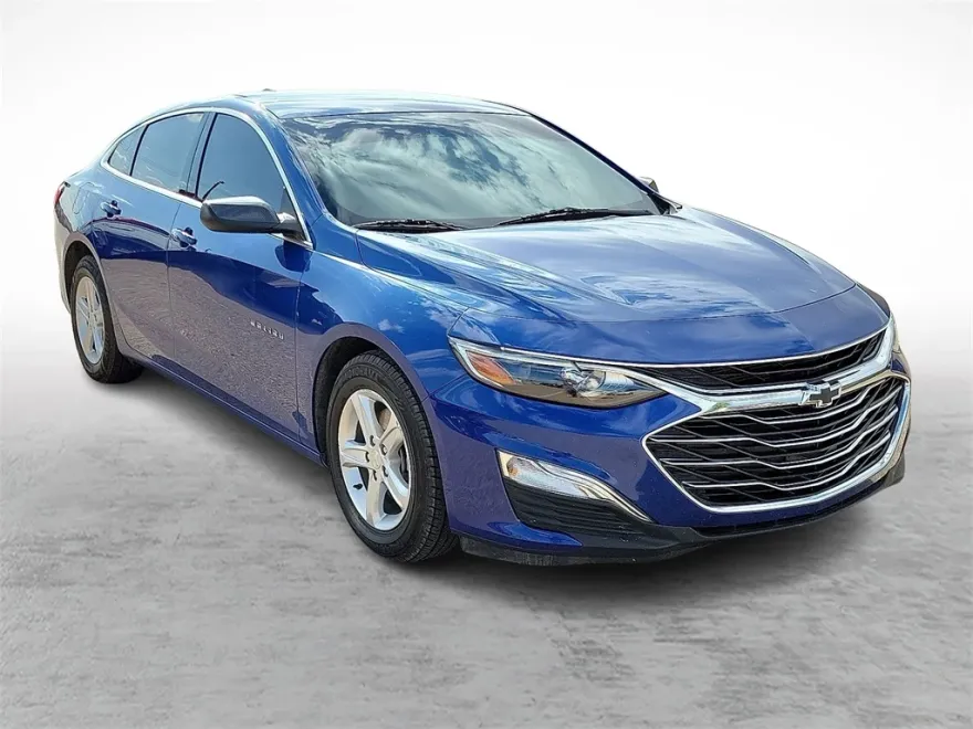 2023 Chevrolet Malibu LS photo 1