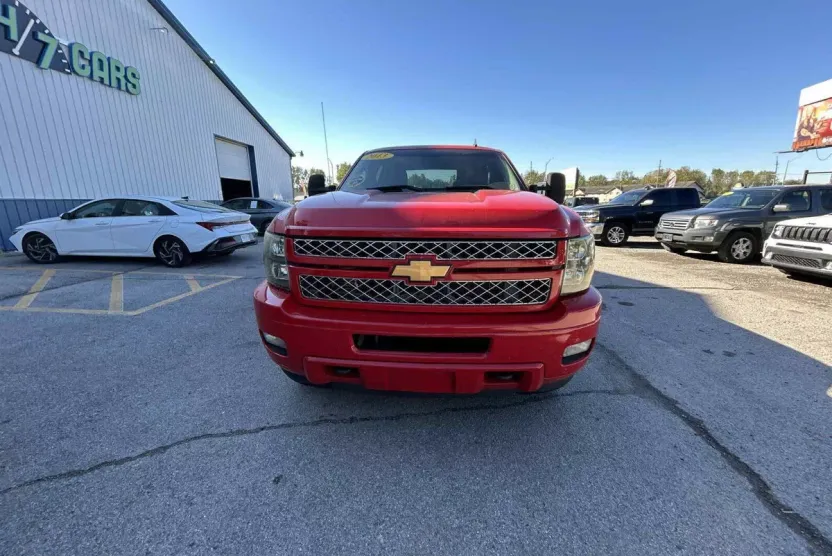 2013 Chevrolet Silverado 2500HD LT photo 1