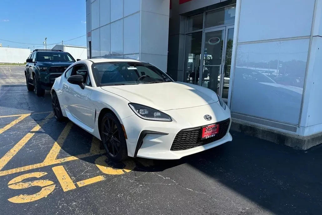 2025 Toyota GR86 Premium photo 1