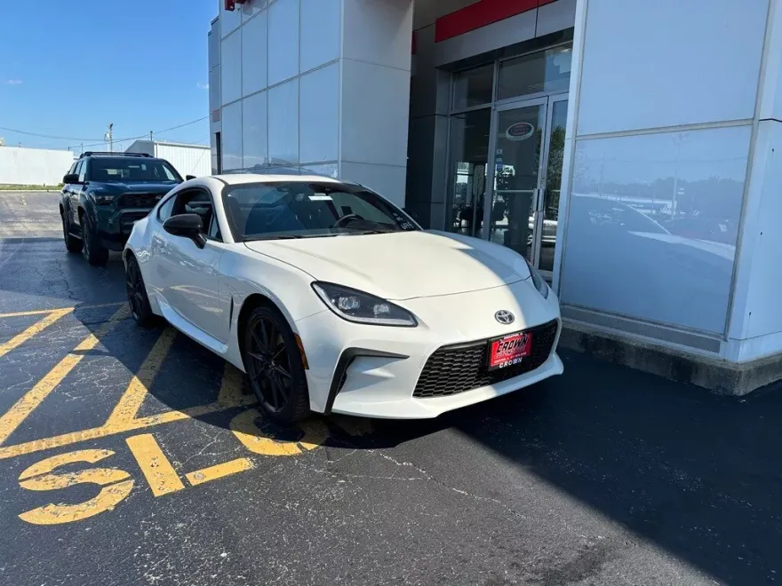 2025 Toyota GR86 Premium photo 1