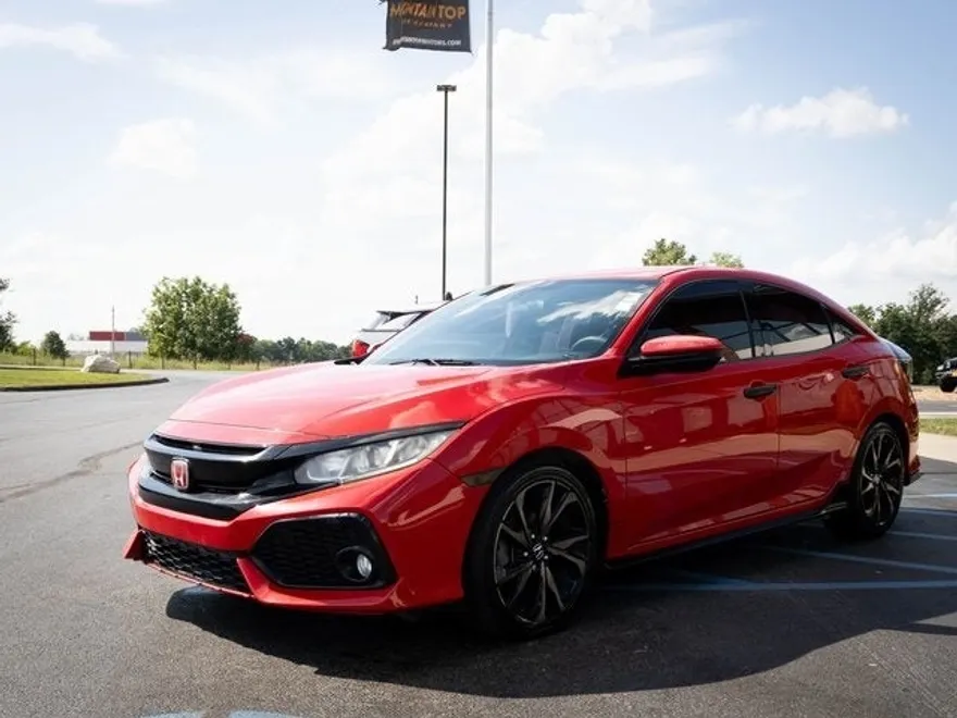 2017 Honda Civic Sport photo 1
