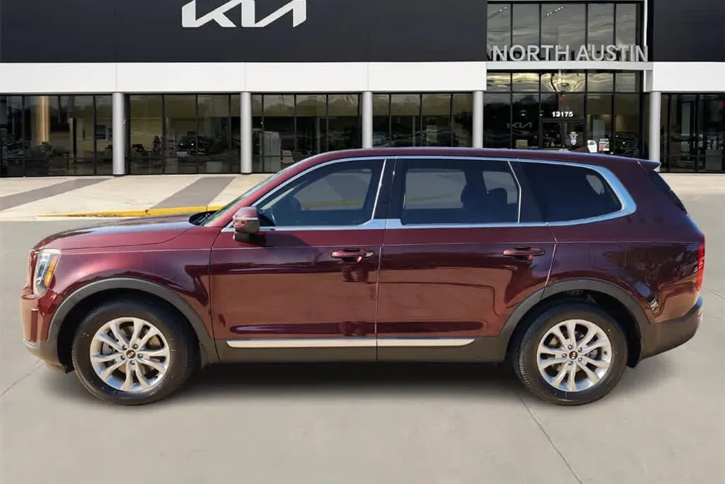 2021 Kia Telluride LX photo 1
