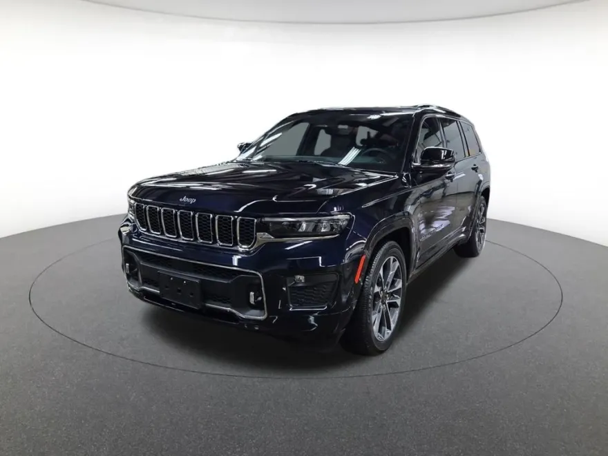 2023 Jeep Grand Cherokee Overland photo 1