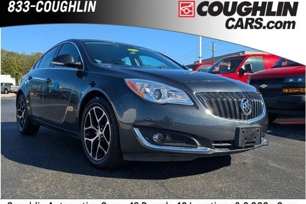 2017 Buick Regal Sport Touring photo 1