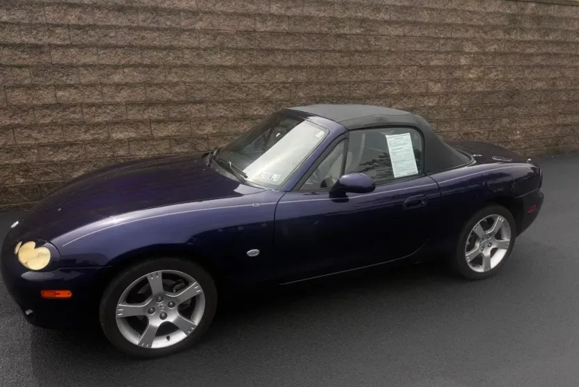 2003 Mazda MX-5 Miata Miata Base photo 1