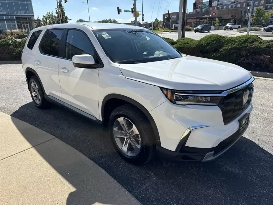 2025 Honda Pilot EX-L photo 1