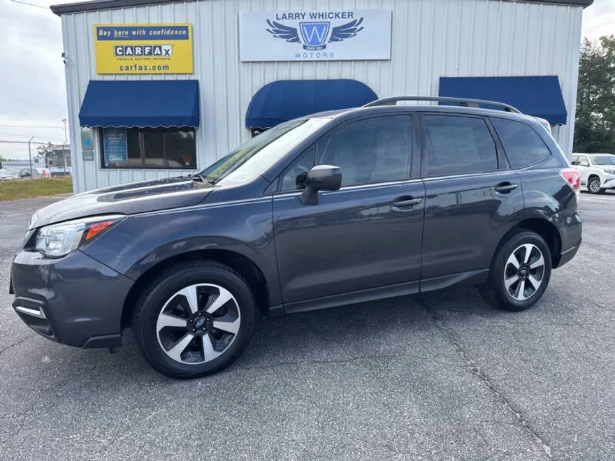 2017 Subaru Forester 2.5i Premium photo 1
