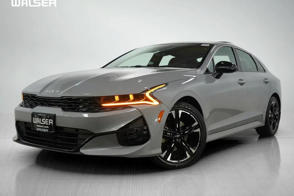 2022 Kia K5 GT-Line photo 1