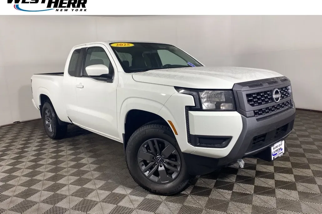 2025 Nissan Frontier SV photo 1