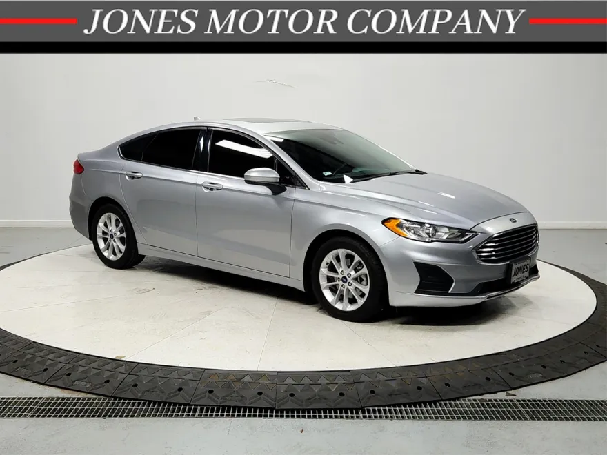2020 Ford Fusion SE photo 1