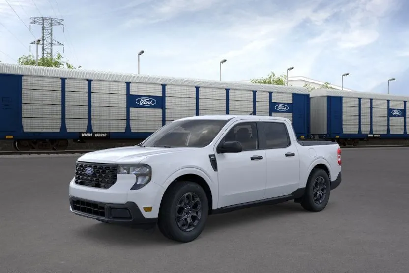 2025 Ford Maverick XLT photo 1