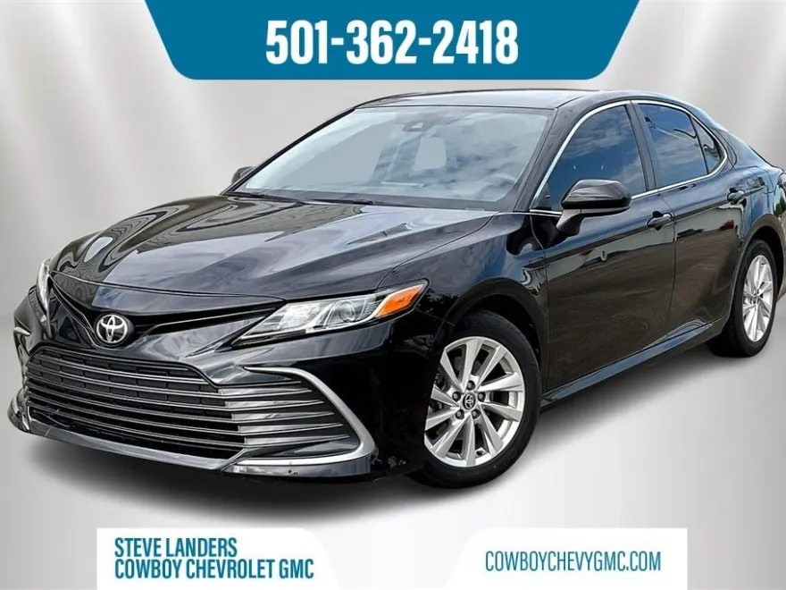 2021 Toyota Camry LE photo 1
