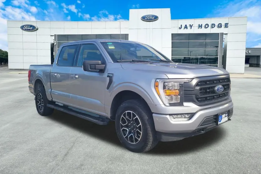 2023 Ford F-150 XLT photo 1