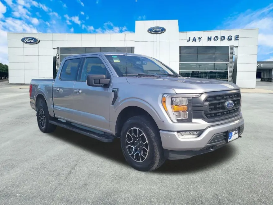 2023 Ford F-150 XLT photo 1
