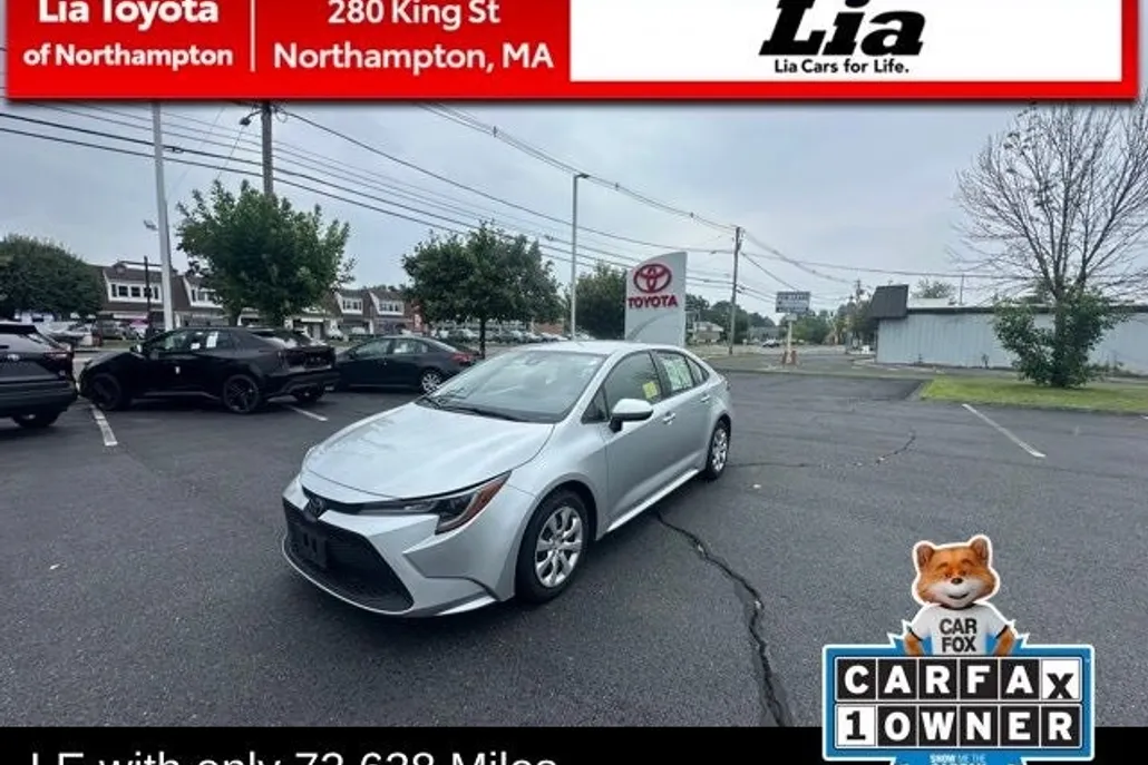 2022 Toyota Corolla LE photo 1
