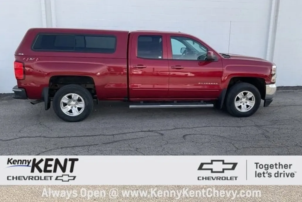 2018 Chevrolet Silverado 1500 LT photo 1