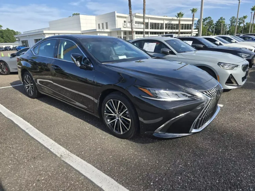 2024 Lexus ES 300h Premium photo 1
