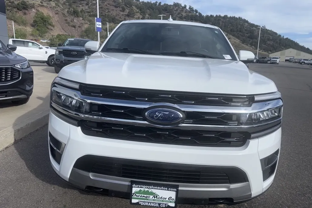 2023 Ford Expedition MAX Limited photo 1