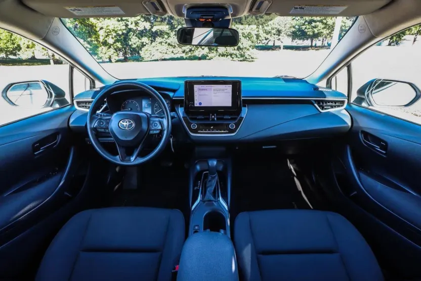 2024 Toyota Corolla LE photo 1