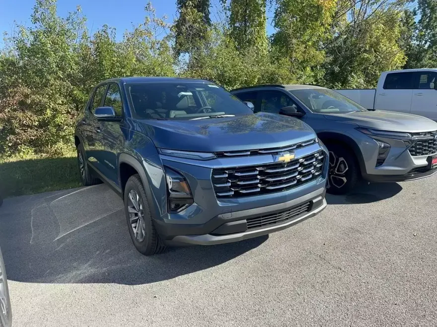 2026 Chevrolet Equinox LT photo 1