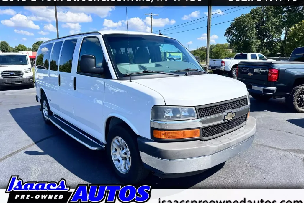 2014 Chevrolet Express Passenger LT photo 1