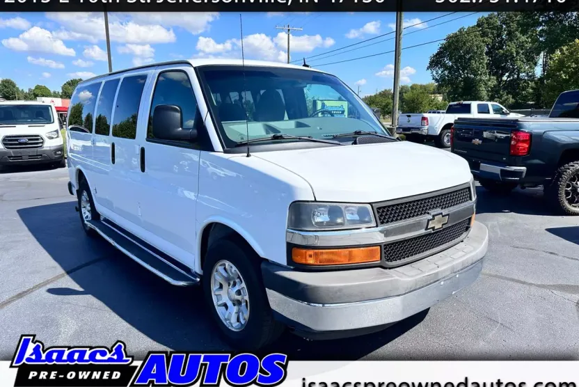 2014 Chevrolet Express Passenger LT photo 1