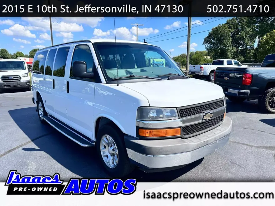 2014 Chevrolet Express Passenger LT photo 1