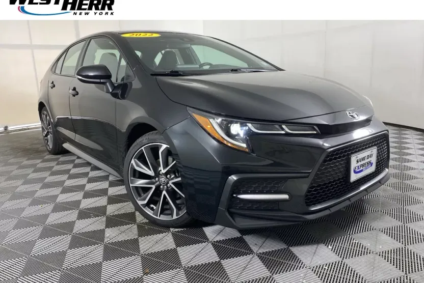 2022 Toyota Corolla SE photo 1
