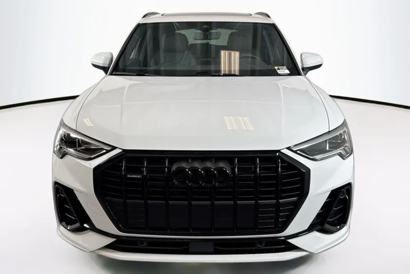 2025 Audi Q3 S line Premium 45 TFSI photo 1