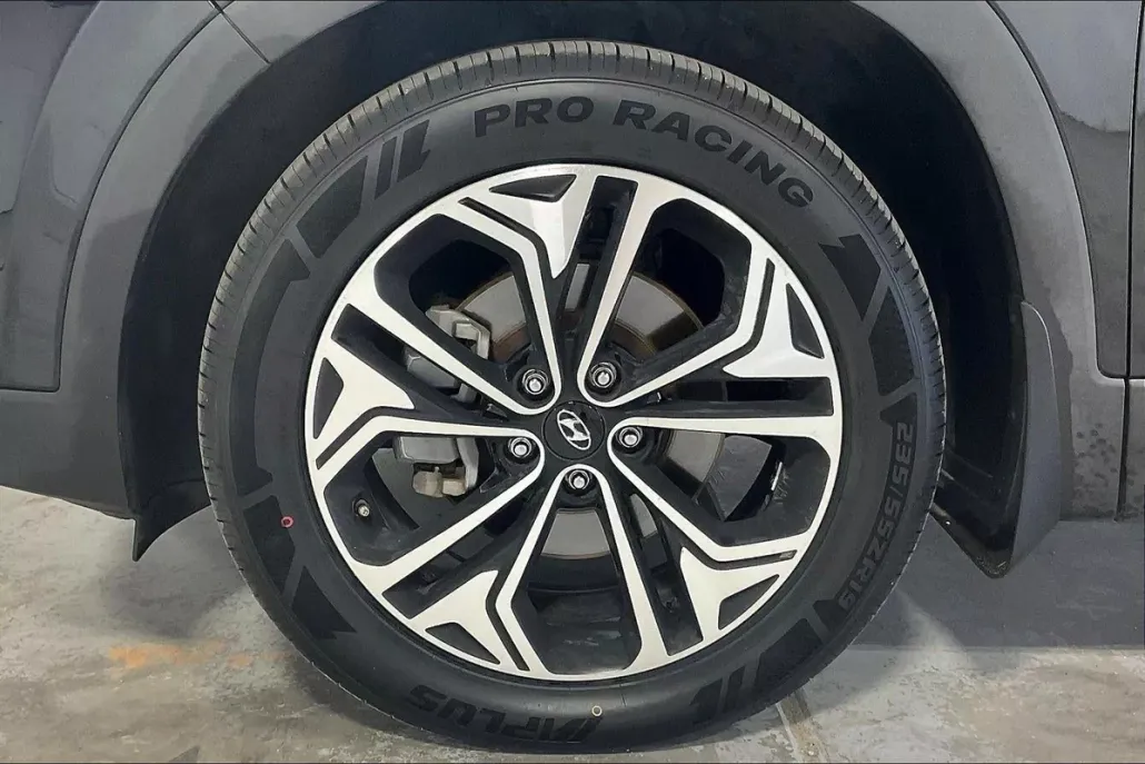 2019 Hyundai Santa Fe Limited photo 1