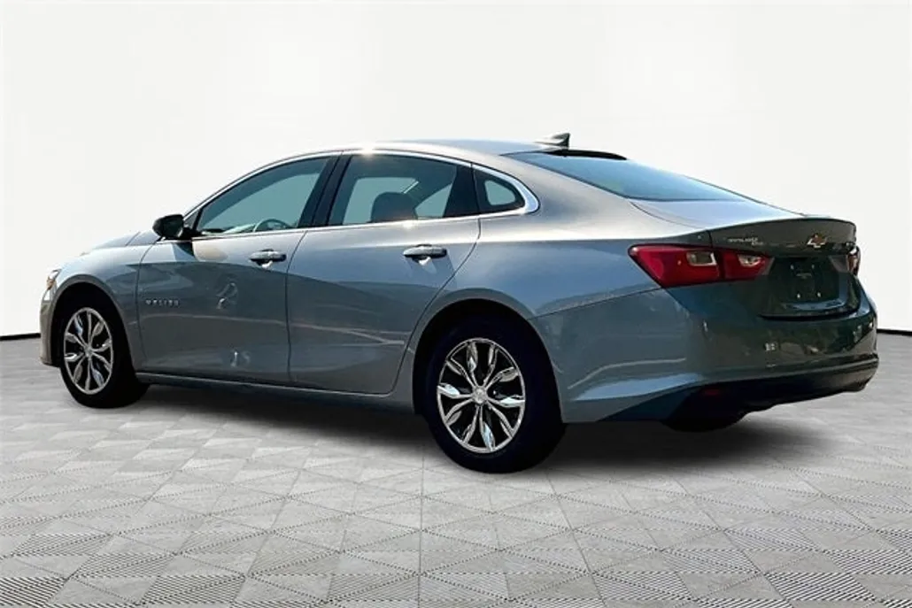 2023 Chevrolet Malibu 1LT photo 1