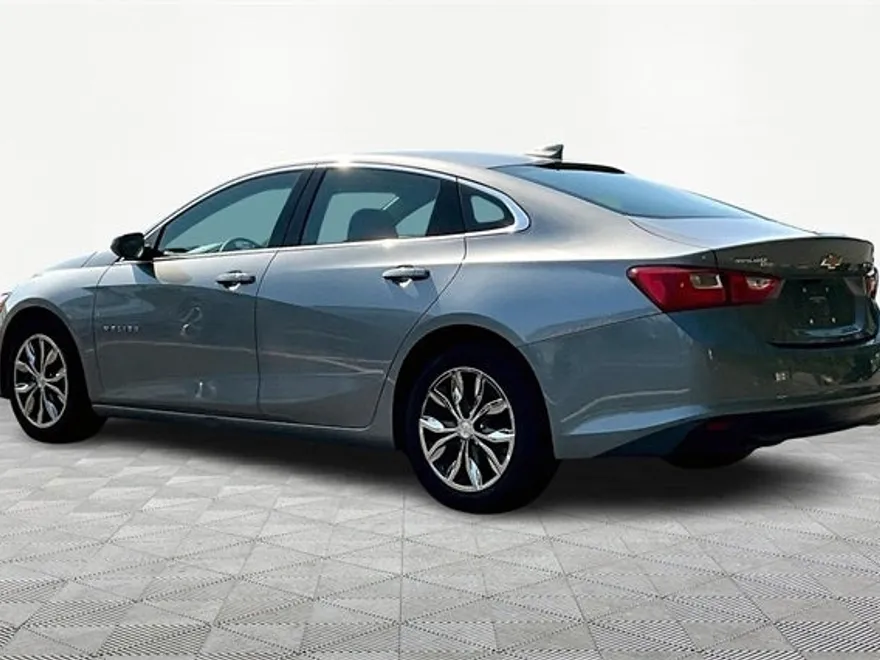 2023 Chevrolet Malibu 1LT photo 1