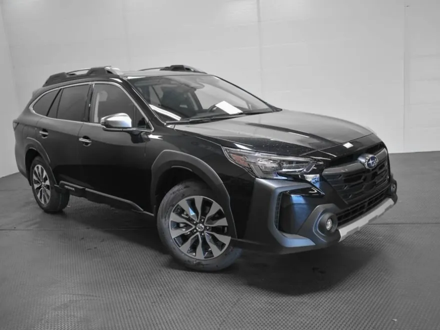 2025 Subaru Outback Touring XT photo 1