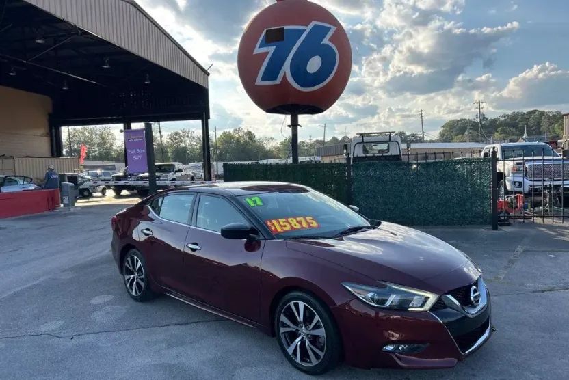 2017 Nissan Maxima photo 1