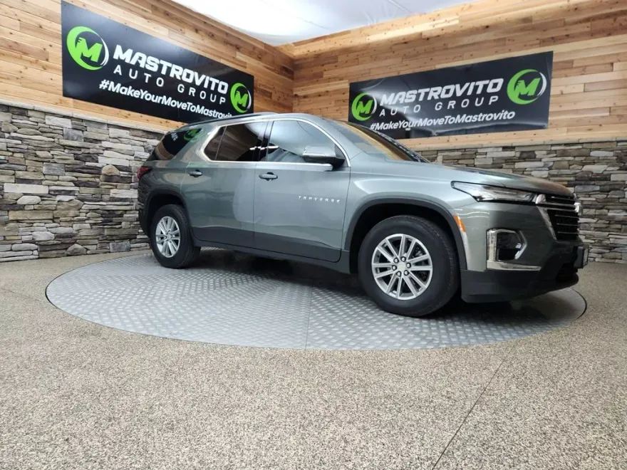 2023 Chevrolet Traverse Cloth 1LT photo 1