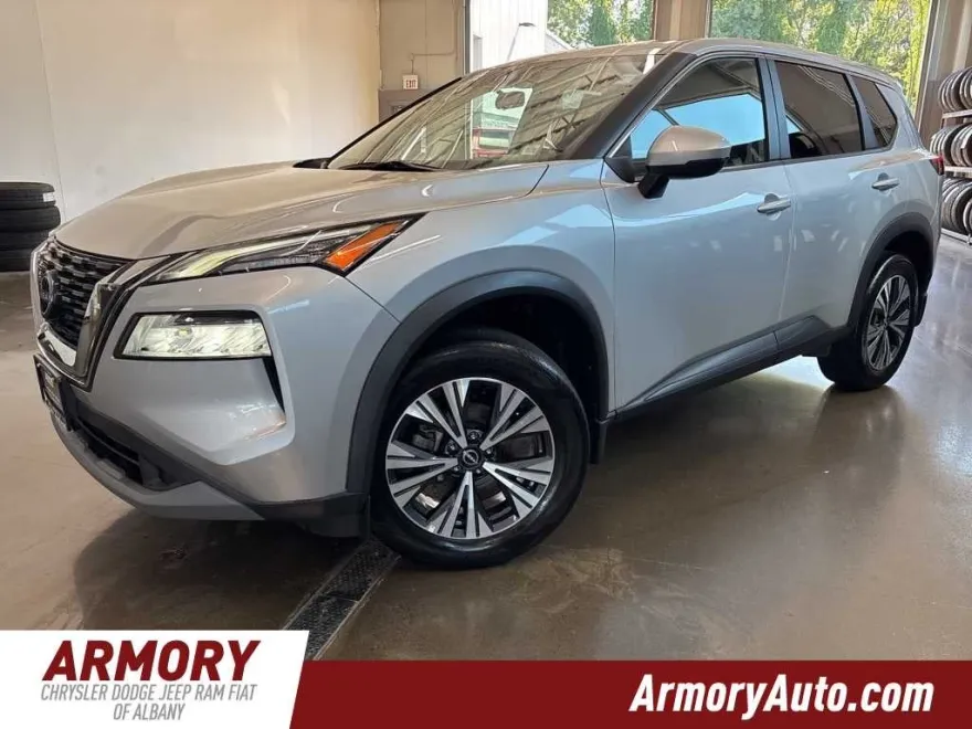 2022 Nissan Rogue SV photo 1