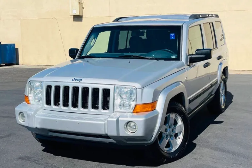 2006 Jeep Commander Base photo 1