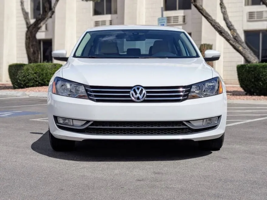 2015 Volkswagen Passat S photo 1