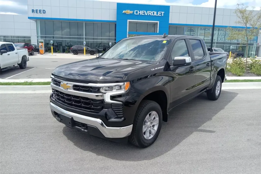 2026 Chevrolet Silverado 1500 LT photo 1