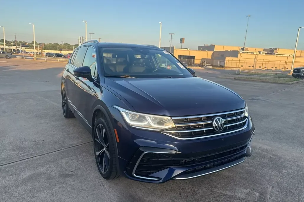 2022 Volkswagen Tiguan SEL Premium R-Line photo 1