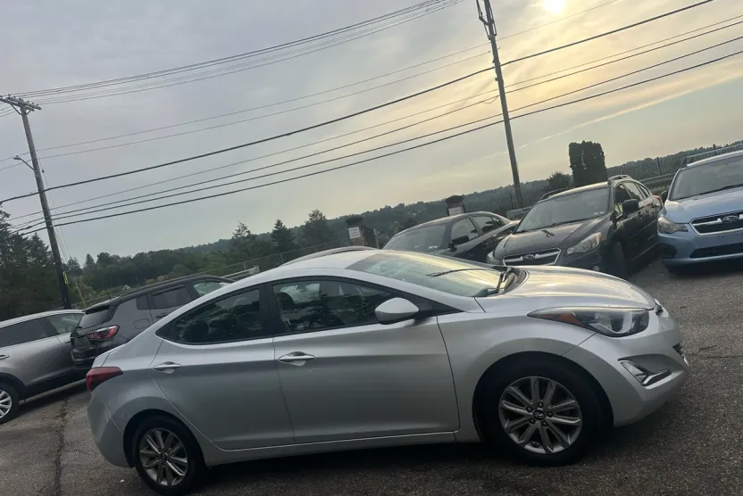 2014 Hyundai Elantra Limited photo 1