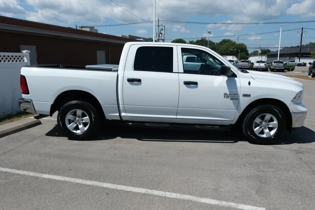 2023 Ram 1500 Classic SLT photo 1