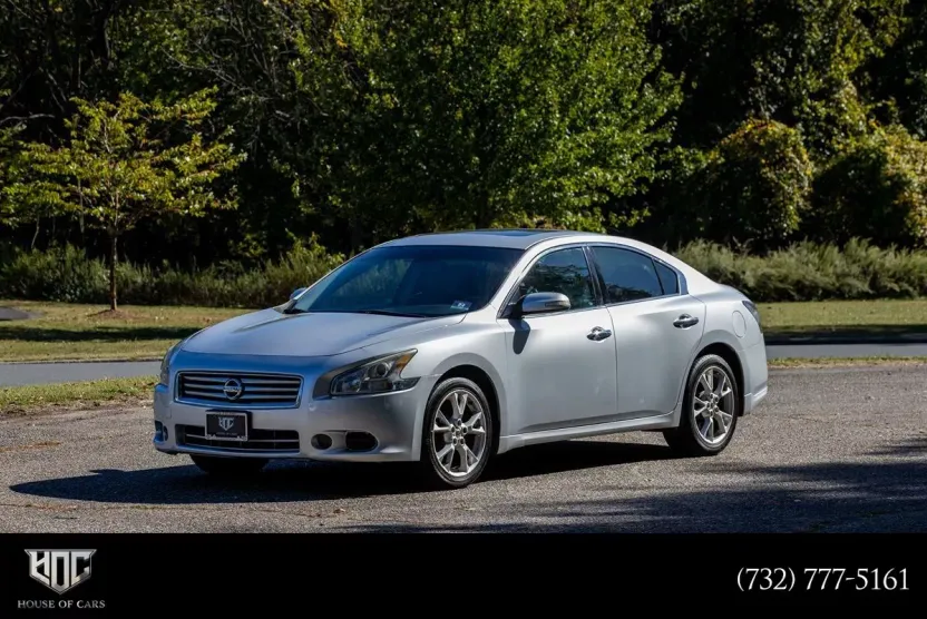 2014 Nissan Maxima SV photo 1